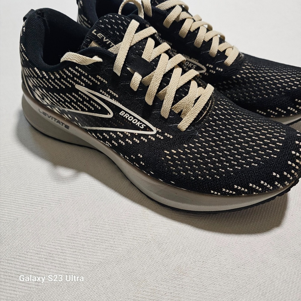 Brooks Levitate 5 Women's Running Shoes Black Neutral Cushioning Size 9.5
